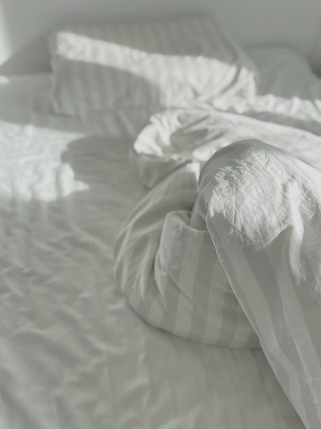 services-02 white-textile-on-white-textile-s1koshqgrw0