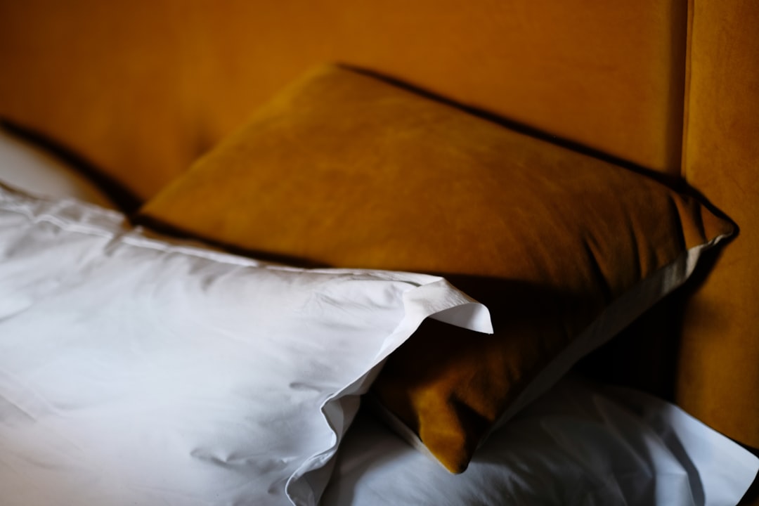 services-03 brown-throw-pillow-p7gby4ek-es
